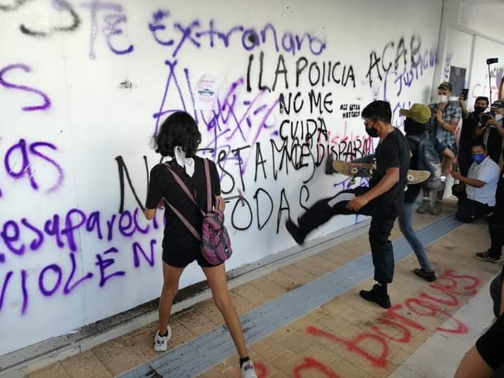 Mamá de desaparecida rechaza forma vandálica de manifestarse