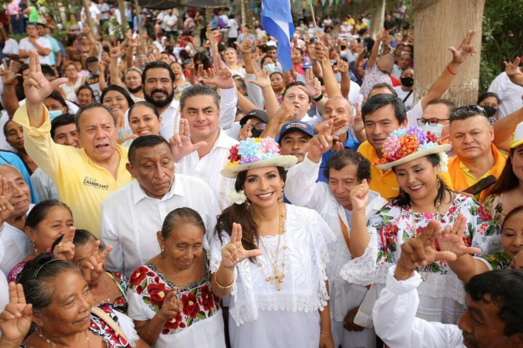 Laura Fernández, candidata a la gubernatura de Quintana Roo, fue nombrada por dignatarios mayas como “Nojoch Xunáan” (Gran señora)