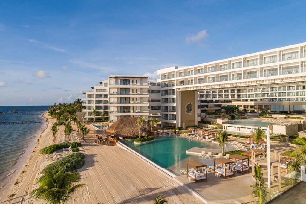 El lujo de la Riviera Maya te espera en Sensira Resort & Spa