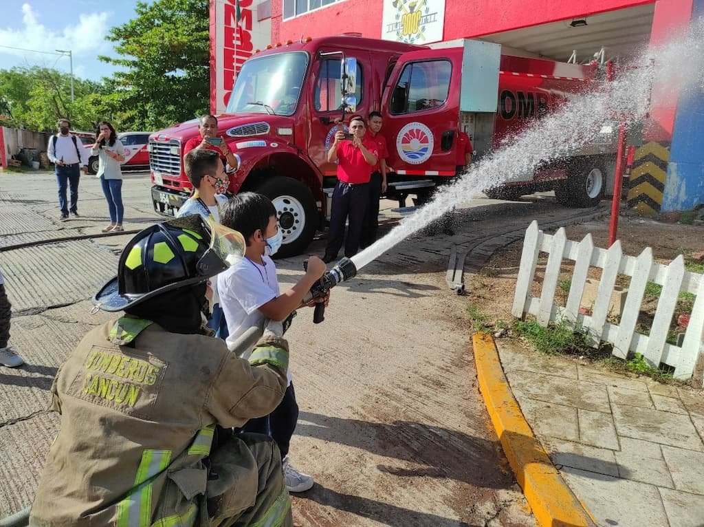 Premian a ganadores del Rally Bombero Infantil