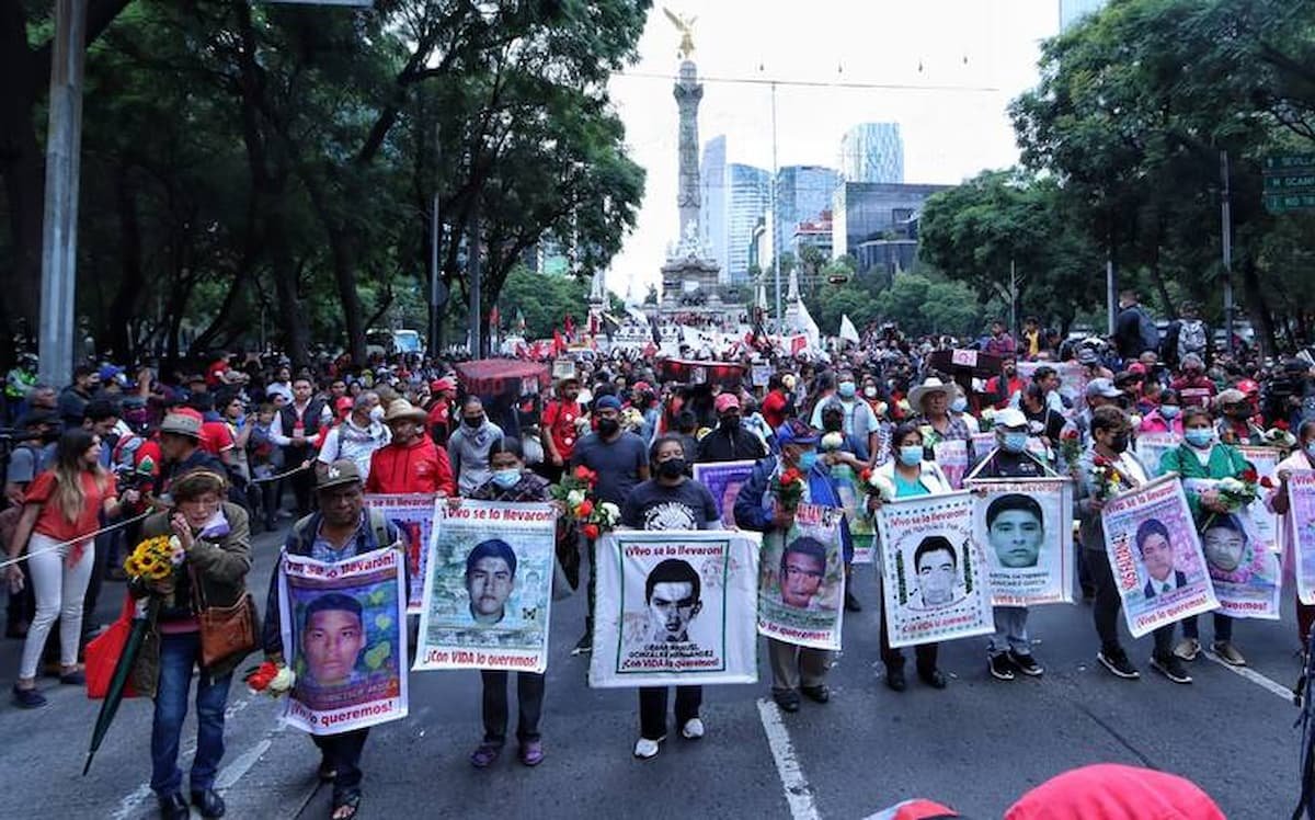 Marchan Padres De Los Normalistas De Ayotzinapa Cancun Ssimo