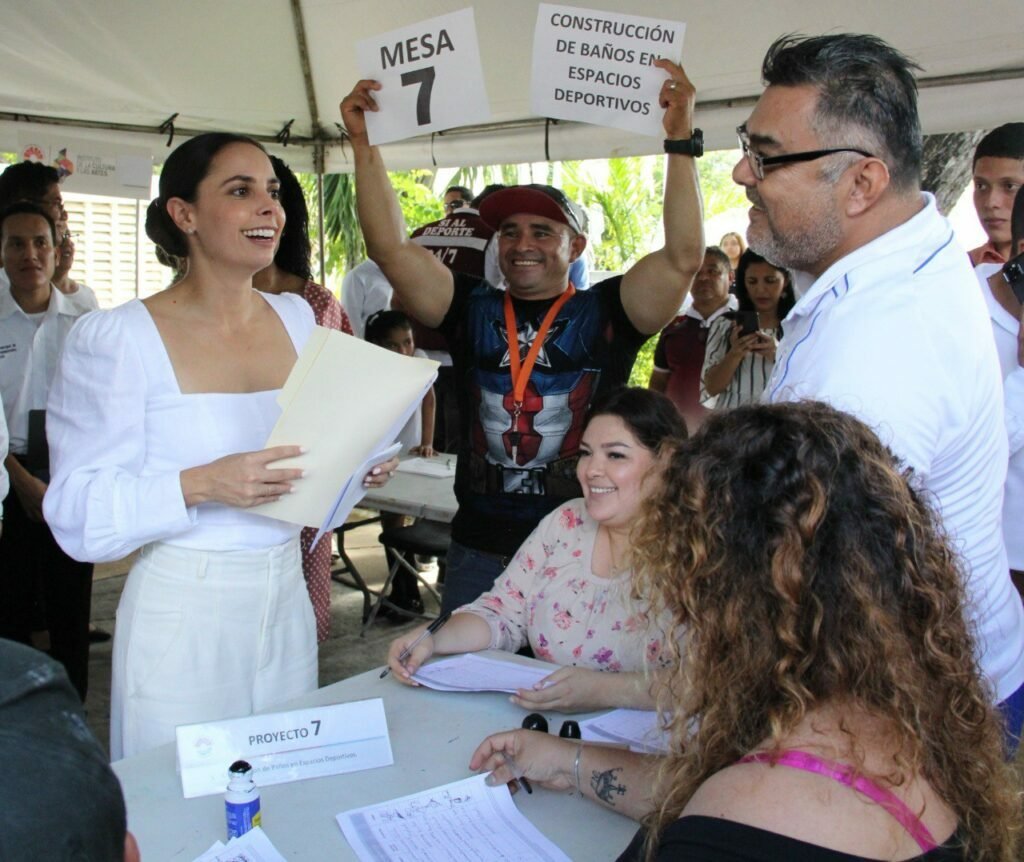 Ana Patricia Peralta constata transparencia y corresponsabilidad en foro de consulta ciudadana