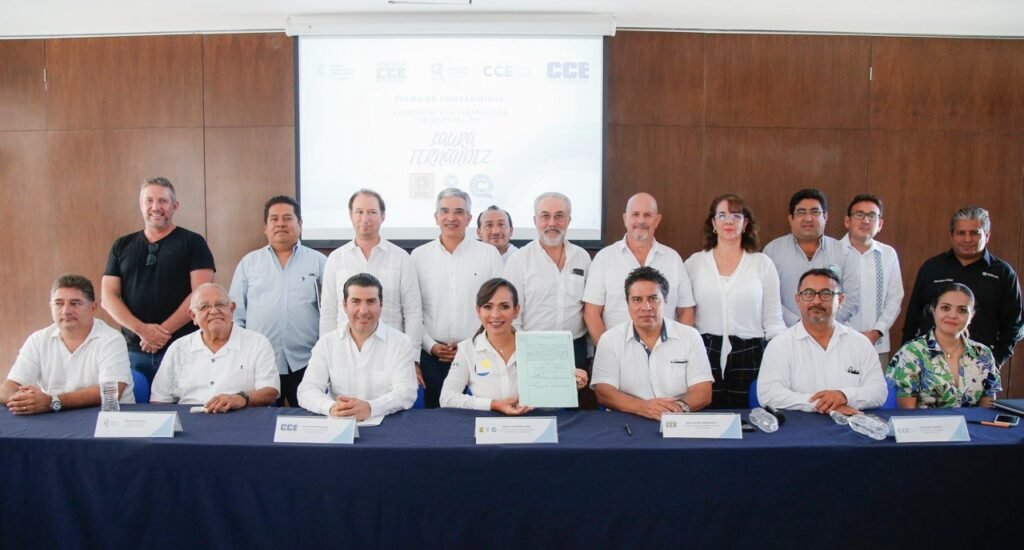 Laura Fernández firmó compromisos para mejorar en serio en Quintana Roo
