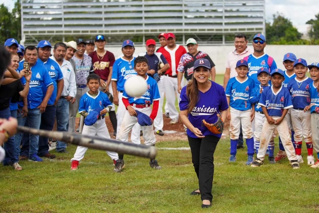 Se inaugura campo de béisbol “Tito Vázquez” en Bacalar