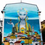 Mural en un edificio en la Pendiente de Andriivskyi (Андріївський узвіз) en Kiev