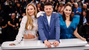 Ester Expósito Amat Escalante y Barbara Mori en Cannes
