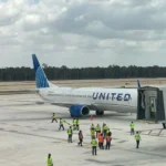 Avión de United Airlines en el Aeropuerto Internacional de Tulum “Felipe Carrillo Puerto”