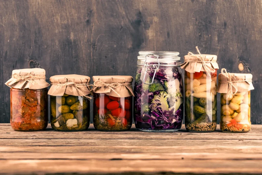 alimentos fermentados en botes de cristal