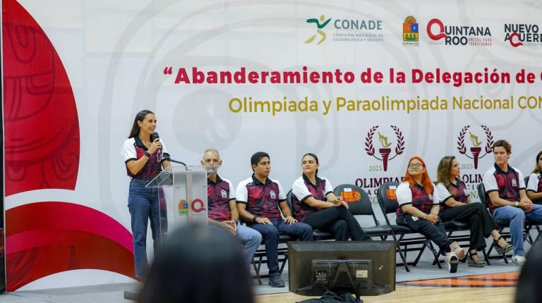 Celebra Ana Paty Peralta Abanderamiento De Delegación Deportiva Quintanarroense En Cancún