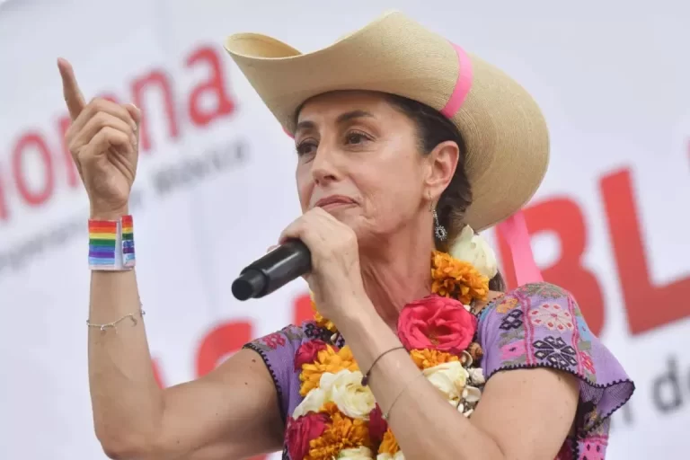 Pásenle al circo de la doctora Claudia: Carlos Loret de Mola