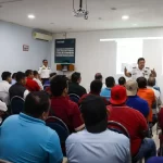 Dirección de tránsito capacita a transportistas con curso-taller sobre seguridad y educación vial
